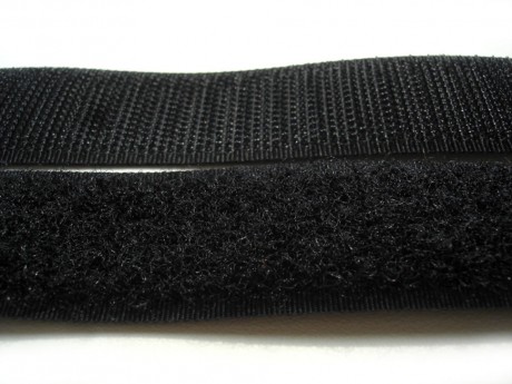 Kontaktinė juosta su klijais Velcro 20 mm. juoda LOOP